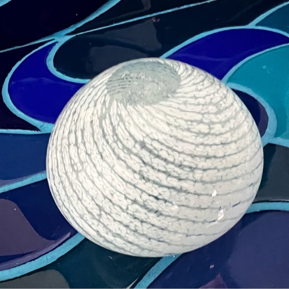 🎁 Vintage 1995 Signed Handblown Art Glass Bud Vase – White Milky Way Veining - Picture 2 of 9